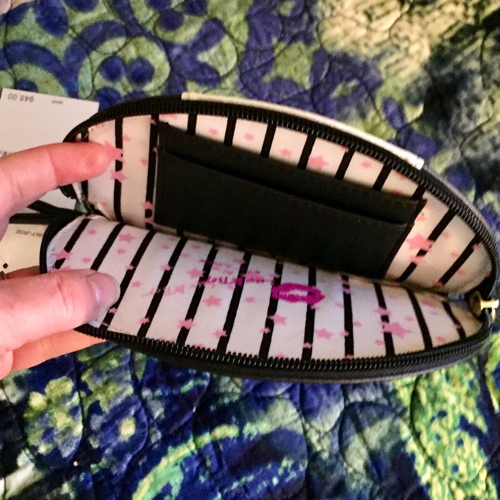 Betsey Johnson/Luv Betsey Boston Terrier Wristlet - Picture 5 of 5